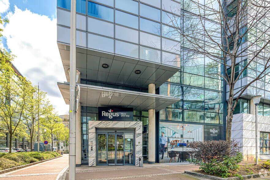 13 Rue Camille Desmoulins, Issy-les-Moulineaux for lease - Building Photo - Image 2 of 19