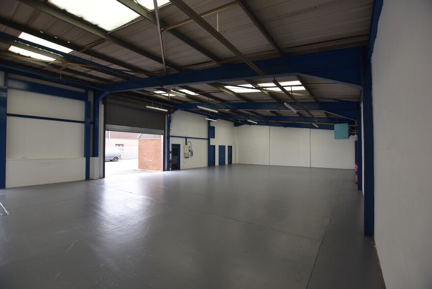 Lochlands, Larbert for lease - Interior Photo - Image 2 of 5