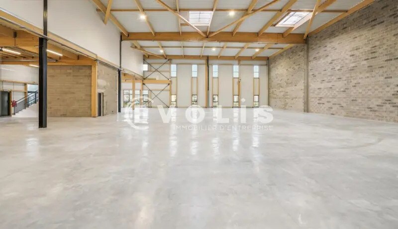 Industrial in Graveson for lease - Interior Photo - Image 2 of 10