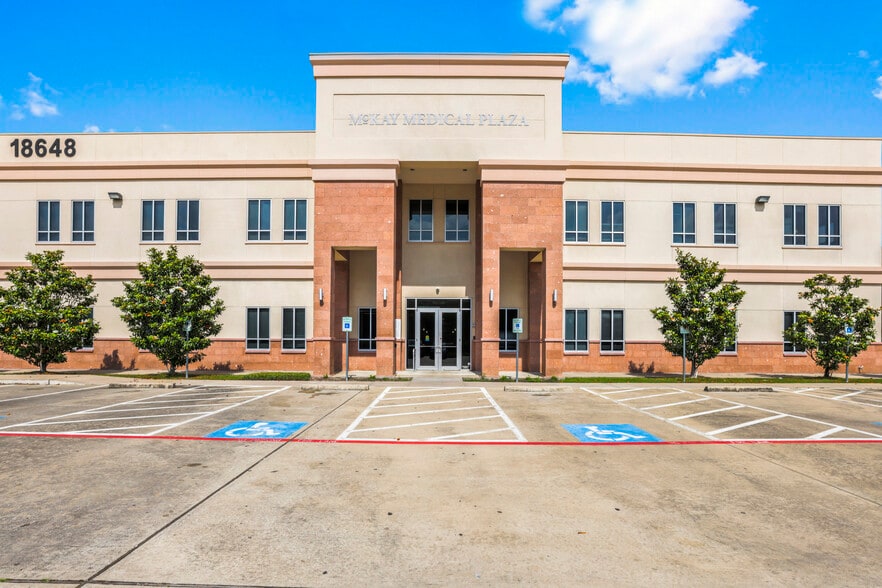 18648 McKay Dr, Humble, TX for lease - Building Photo - Image 3 of 14