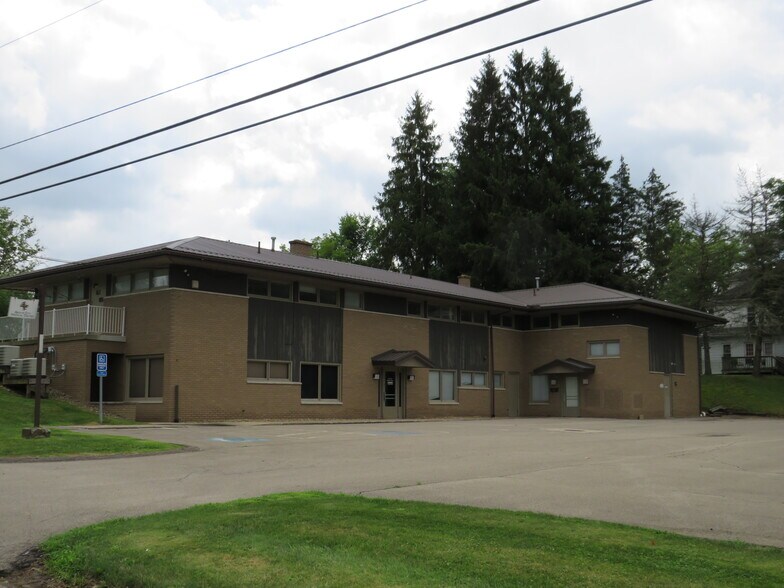 408-410 Hillcrest Ave, Grove City, PA à vendre - Photo du bâtiment - Image 2 de 2