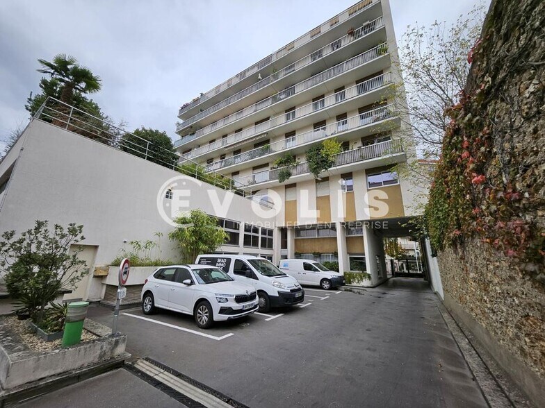 Bureau dans Montrouge à louer - Photo du bâtiment - Image 2 de 15