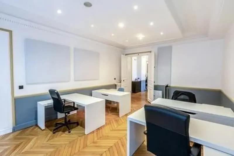 4 Avenue Hoche, Paris for lease Interior Photo- Image 1 of 11