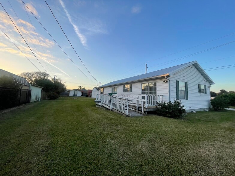 2130 FL-70, Okeechobee, FL à vendre - Photo du bâtiment - Image 2 de 8