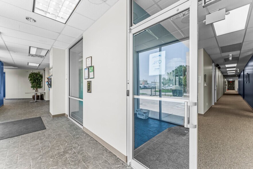 1034 Regional Park Dr, Houston, TX à vendre - Photo intérieure - Image 2 de 26