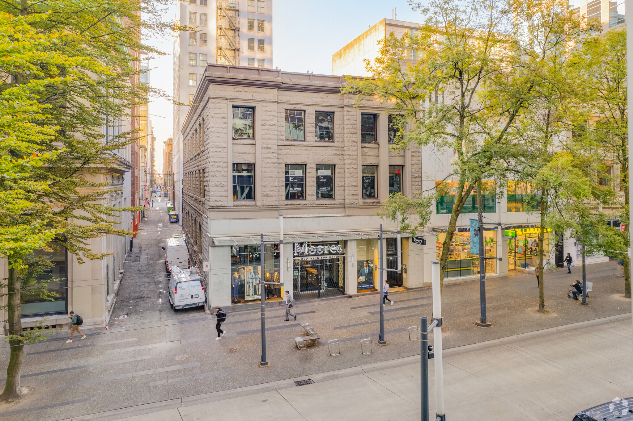 524-526 Granville St, Vancouver, BC for lease Building Photo- Image 1 of 6