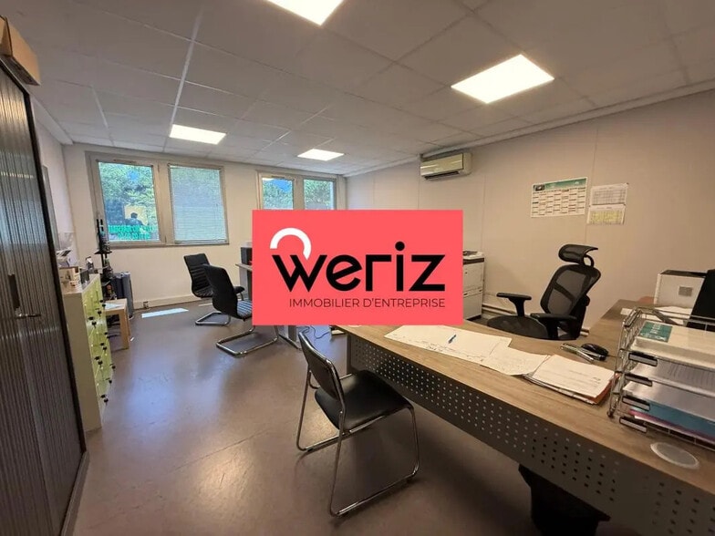 Office in Marseille for lease - Interior Photo - Image 1 of 4