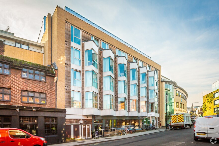 13 Hawley Crescent, Londres à louer - Photo du bâtiment - Image 1 de 12