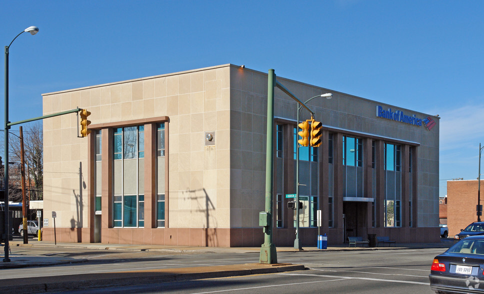 2601 W Broad St, Richmond, VA for lease - Building Photo - Image 2 of 10