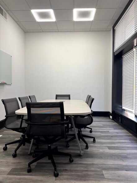 2131 Maryland Ave, Baltimore, MD à louer - Photo du bâtiment - Image 3 de 25