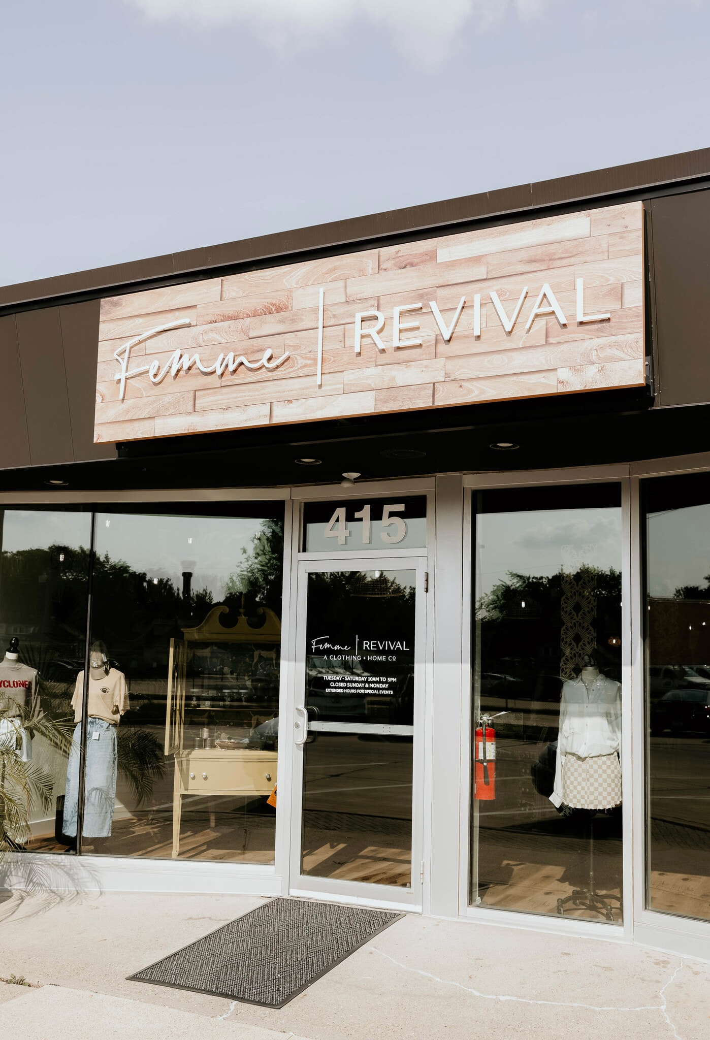 411-415 5th St, West Des Moines, IA à louer Photo du bâtiment- Image 1 de 4