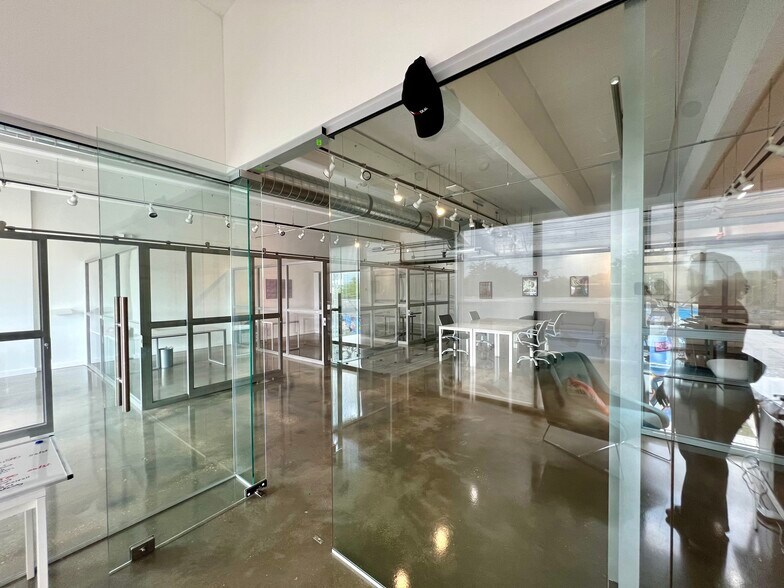 2121 NW 2nd Ave, Miami, FL à louer - Photo du bâtiment - Image 2 de 5