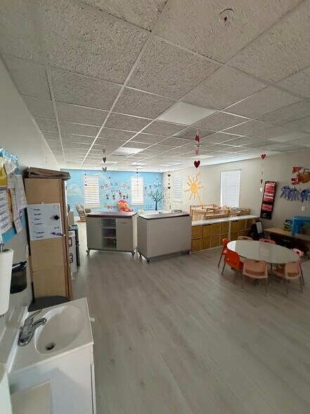 1300 W Cr-210, Jacksonville, FL à louer - Photo du bâtiment - Image 2 de 12