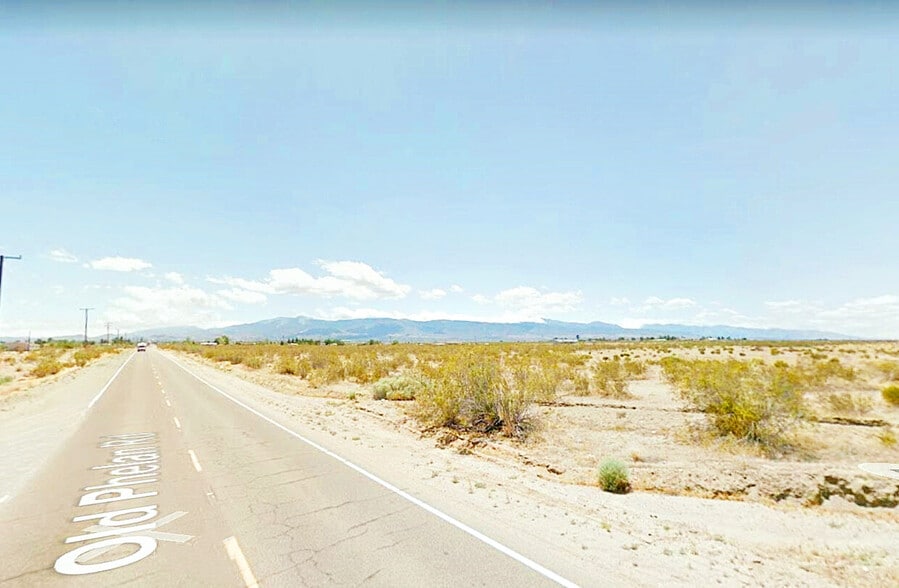 Old Phelan Rd, Adelanto, CA à vendre - Photo du bâtiment - Image 2 de 9