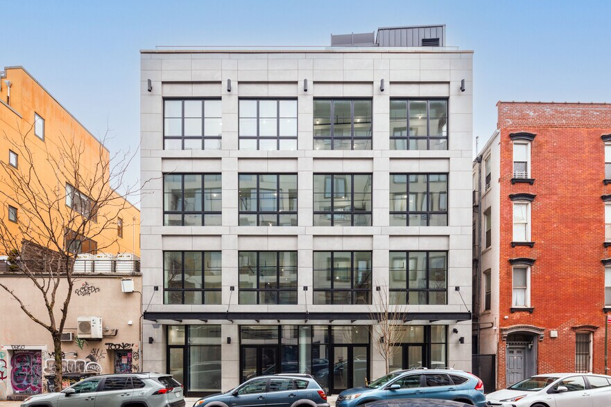 107 N 1st St, Brooklyn, NY à louer - Photo du bâtiment - Image 3 de 5