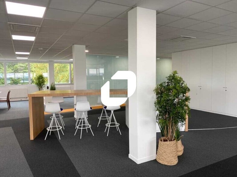 10 Avenue De L'Entreprise, Cergy for lease - Building Photo - Image 3 of 56