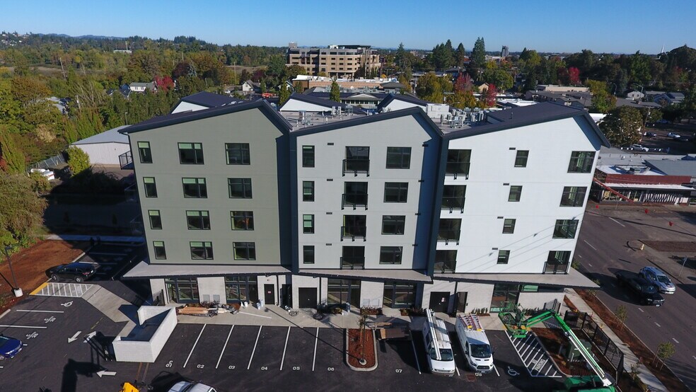 120 Bush St S, Salem, OR à louer - Photo du bâtiment - Image 3 de 30