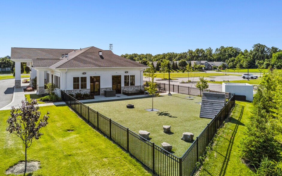 9098 Bunker Ln, Powell, OH à vendre - Photo du bâtiment - Image 3 de 6