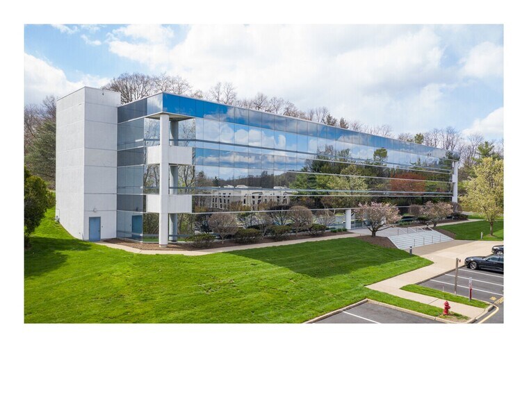 14 Walsh Dr, Parsippany, NJ à louer - Photo du bâtiment - Image 1 de 14