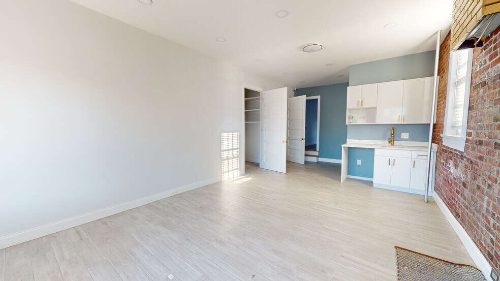 3707 E Tremont Ave, Bronx, NY à louer - Photo du bâtiment - Image 3 de 10