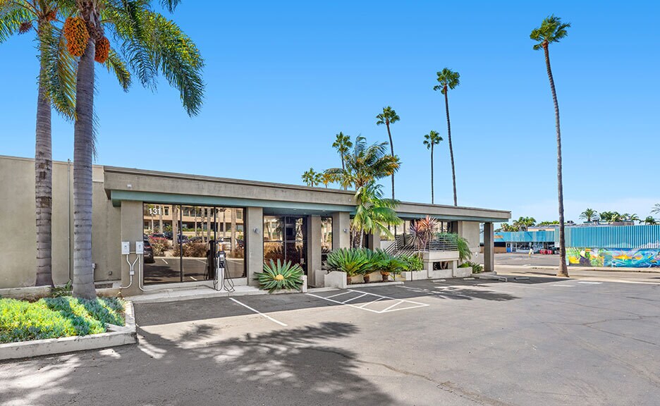 131 Aberdeen Dr, Cardiff By The Sea, CA à vendre - Photo du bâtiment - Image 2 de 8