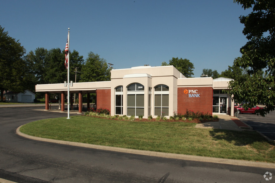 2659 Charlestown Rd, New Albany, IN for sale - Primary Photo - Image 1 of 22