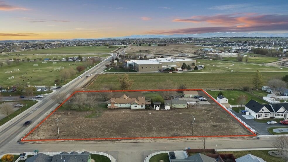 3514 S Indiana Ave, Caldwell, ID for sale - Primary Photo - Image 1 of 5