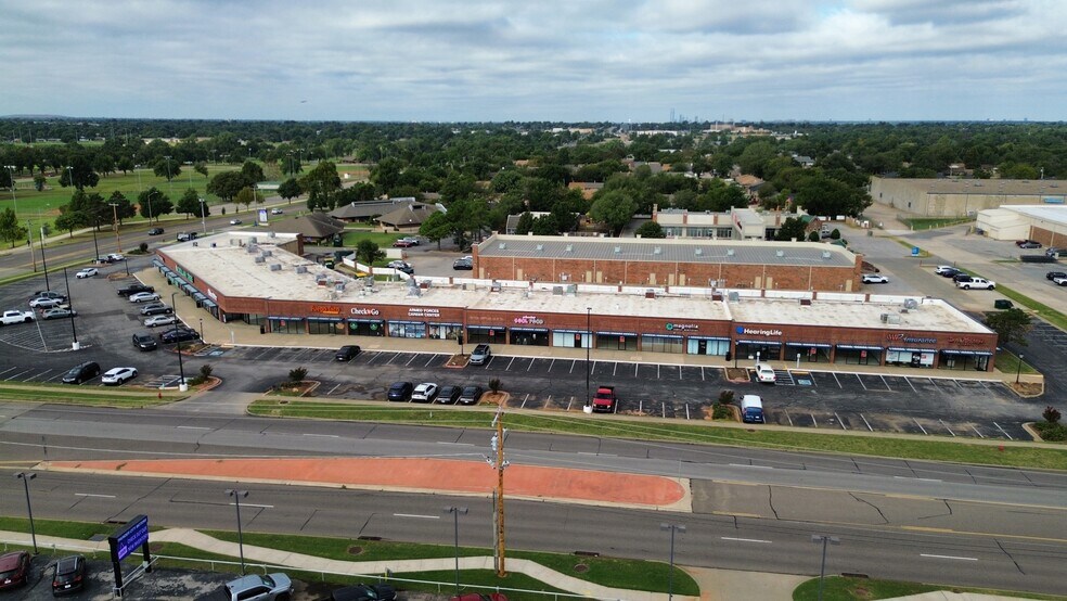 101 N Douglas Blvd, Midwest City, OK à louer - Photo de la ville - Image 3 de 11