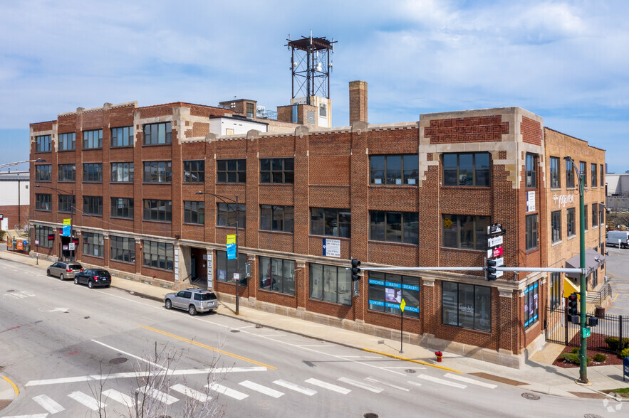 2211 N Elston Ave, Chicago, IL for lease - Building Photo - Image 2 of 4