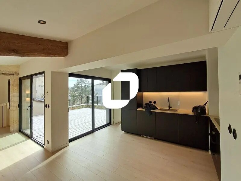 Office in Bordeaux for lease Interior Photo- Image 1 of 14