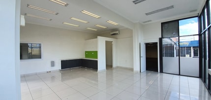 9-15 Ellen St, Wollongong for lease Interior Photo- Image 2 of 11