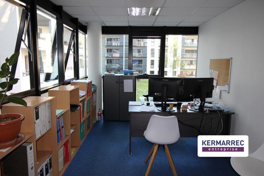 Office in Rennes for lease - Interior Photo - Image 3 of 12