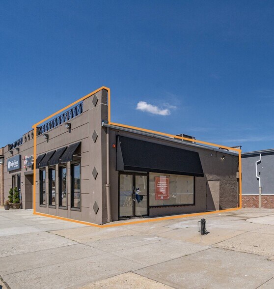 310 Merrick Rd, Rockville Centre, NY à louer - Photo du bâtiment - Image 3 de 17