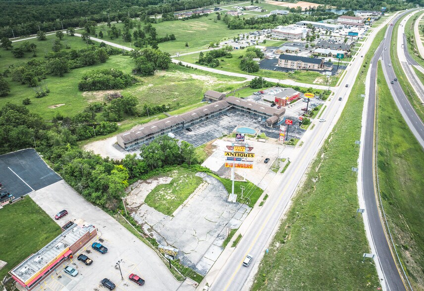 1409 & 1413 Martin Spring Dr, Rolla, MO à vendre - Photo du bâtiment - Image 2 de 13