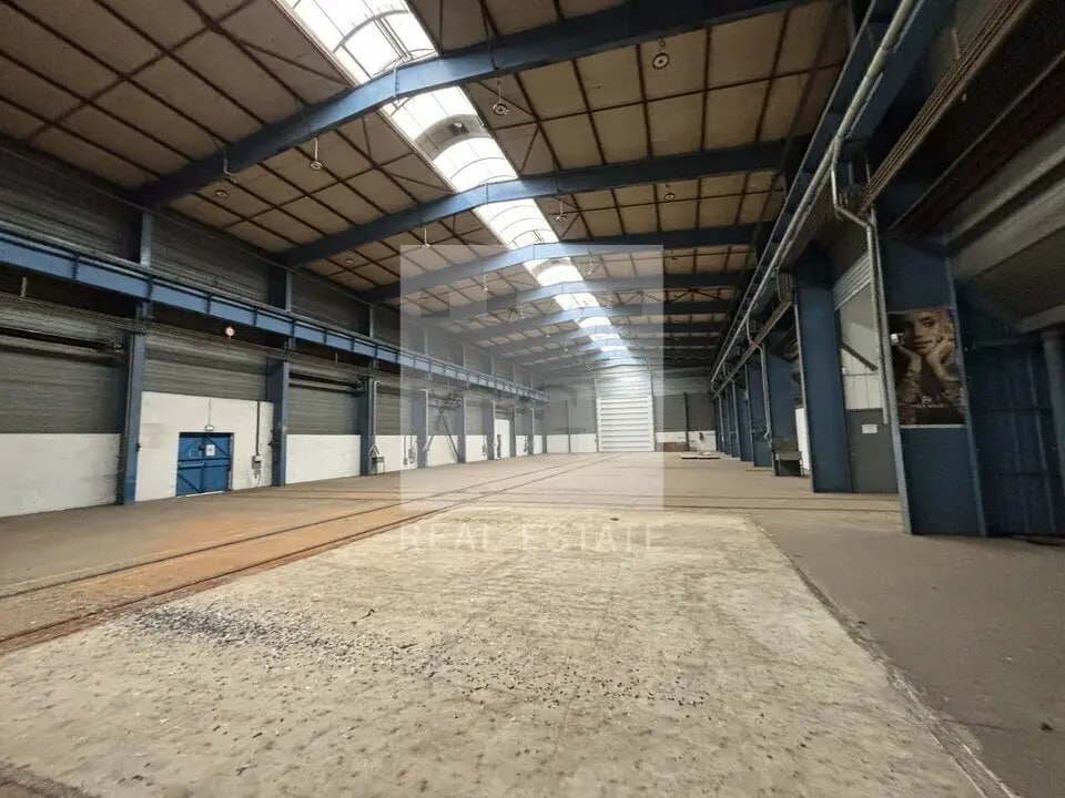 Industrial in Saint-Priest for sale Interior Photo- Image 1 of 7