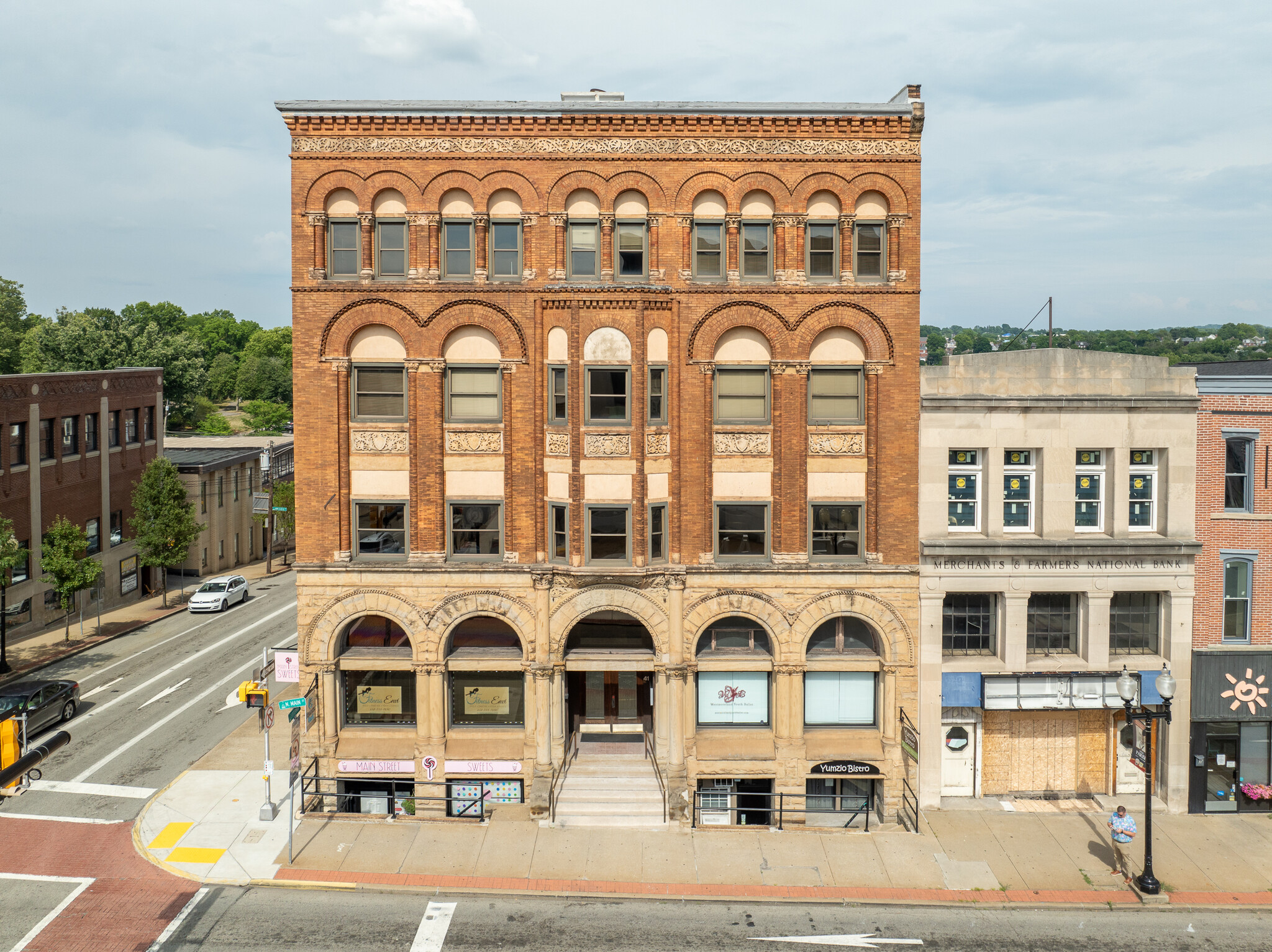 41 N Main St, Greensburg, PA à vendre Photo du bâtiment- Image 1 de 18