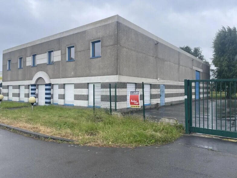 Bureau dans Carvin à louer - Photo du bâtiment - Image 2 de 7
