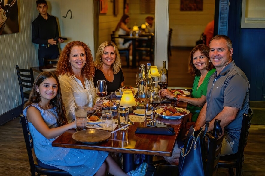 300 E Main St, Johnson City, TX à vendre - Photo du bâtiment - Image 2 de 33