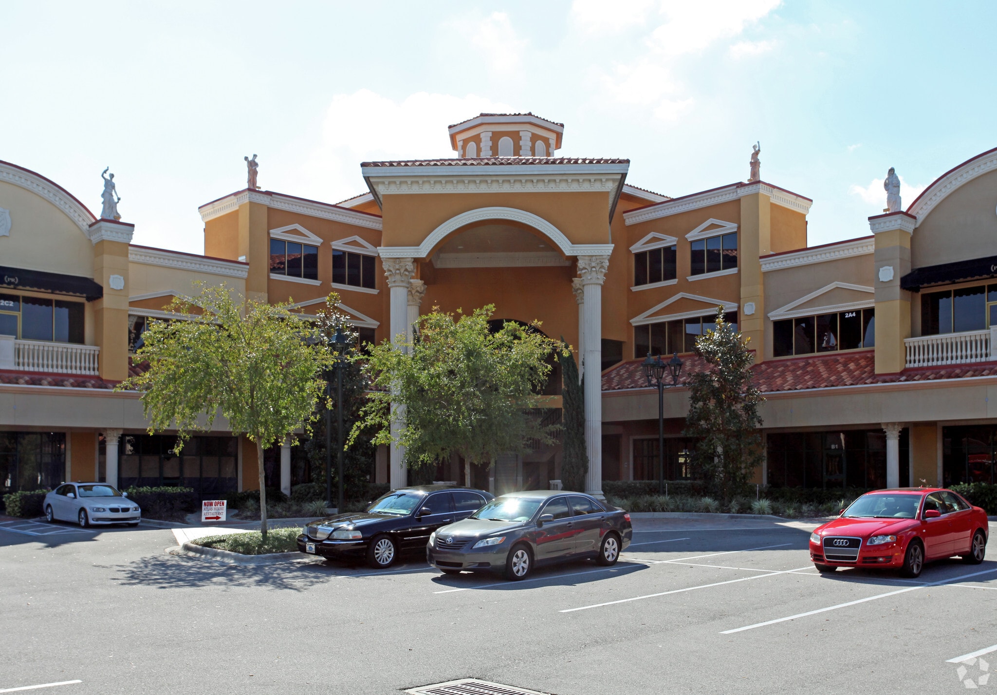 11901-11951 International Dr, Orlando, FL for lease Primary Photo- Image 1 of 6