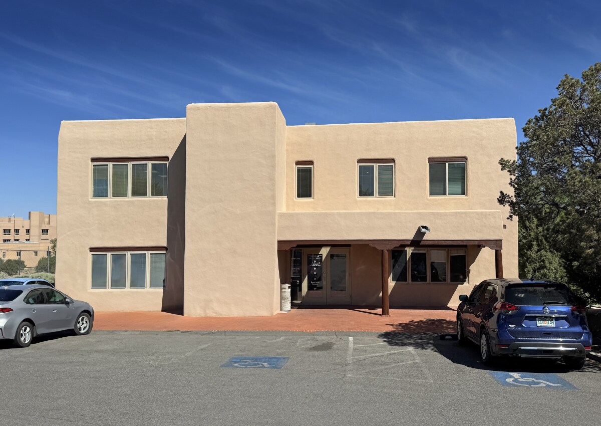 5 Calle Medico, Santa Fe, NM for lease Building Photo- Image 1 of 9