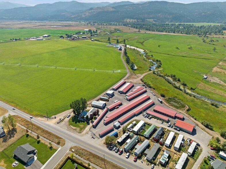 Plum Storage &  Mobile Home Park portfolio of 2 properties for sale on LoopNet.ca - Building Photo - Image 2 of 17