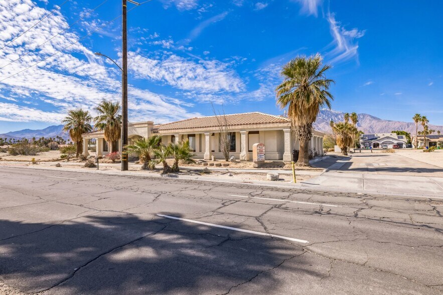 28401 Date Palm Dr, Cathedral City, CA à louer - Photo du bâtiment - Image 2 de 34
