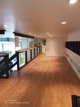 2328 Clarke St, Port Moody, BC à louer Photo intérieure- Image 1 de 4