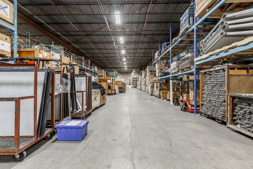 778 Rue Jean-Neveu, Longueuil, QC for sale - Building Photo - Image 3 of 5