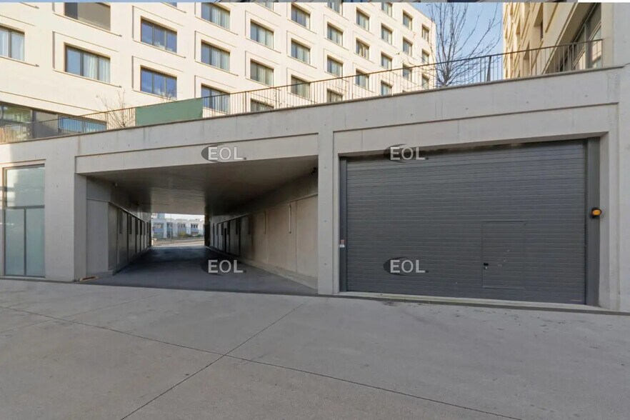 Flex dans Paris à louer - Photo du bâtiment - Image 2 de 8