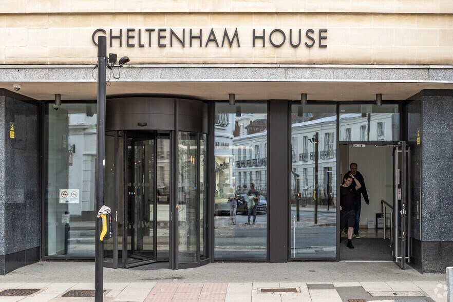 Clarence St, Cheltenham à louer - Photo du bâtiment - Image 3 de 3