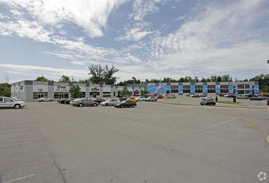 2411-2425 Edge O Lake Dr, Antioch, TN à louer - Photo du bâtiment - Image 2 de 18