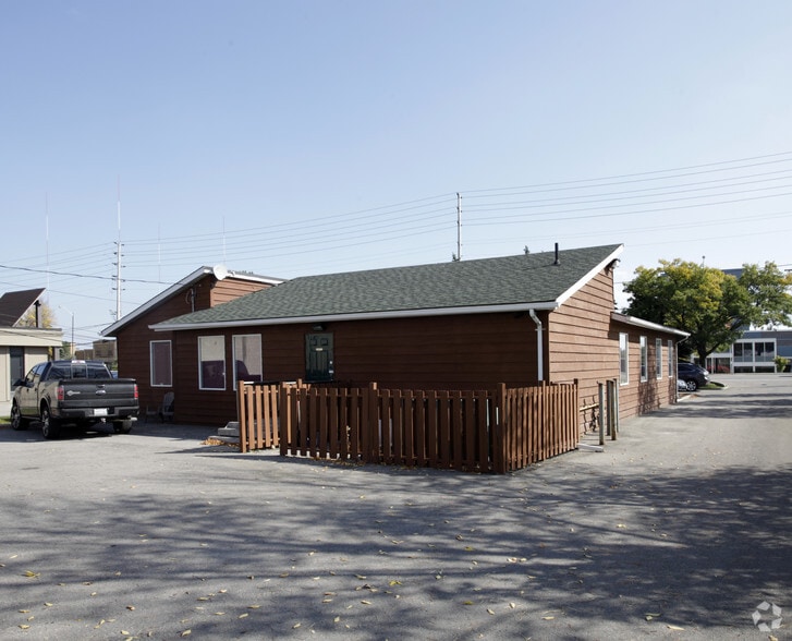 2399 Royal Windsor Dr, Mississauga, ON for sale - Building Photo - Image 2 of 2