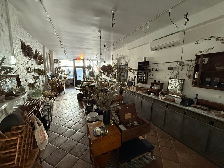 227 Kent Ave, Brooklyn, NY for lease - Building Photo - Image 3 of 5