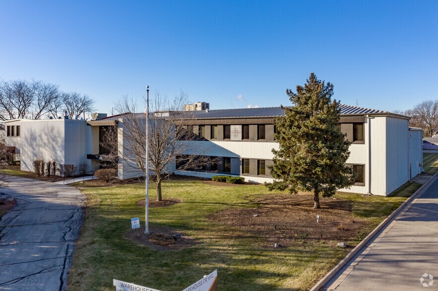 435 6th St, Menasha, WI à louer - Photo du bâtiment - Image 1 de 9